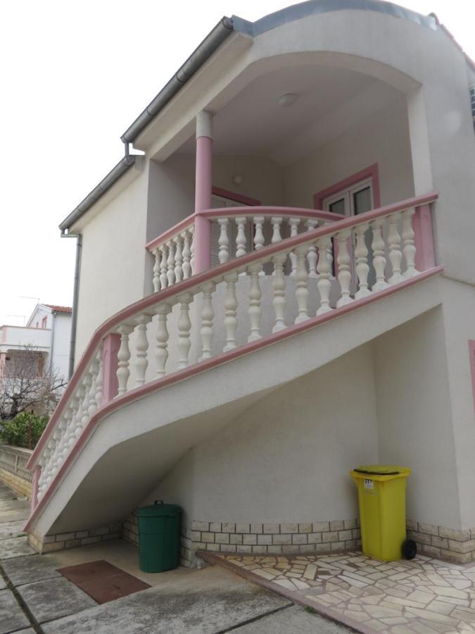 Gardenia Apartments Pakoštane Exterior foto