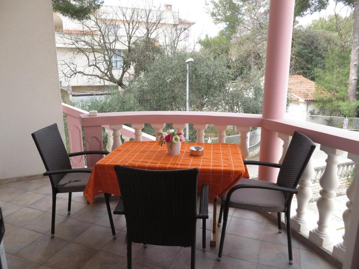 Gardenia Apartments Pakoštane Exterior foto